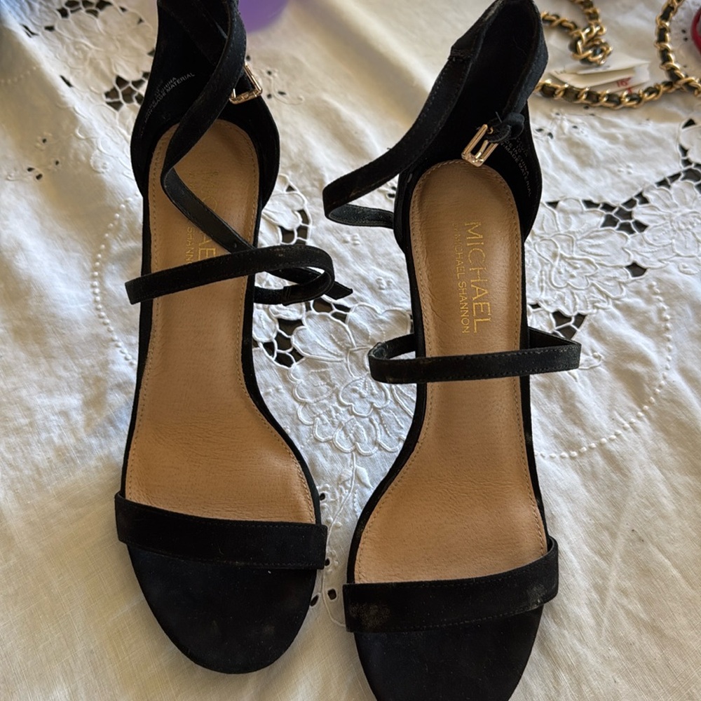 Woman’s heals strappy black good condition